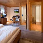 Lohfeyer Inn *